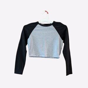SHEIN Black and Gray Cropped Raglan Top